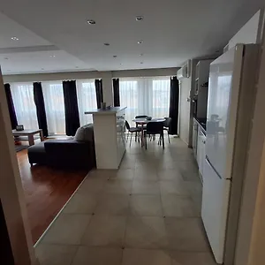 Apartment Unicorniselit, Eger